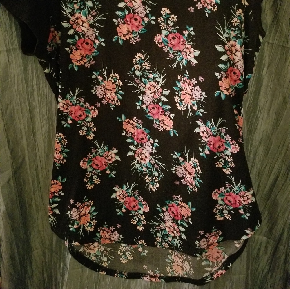 Summer top - Picture 2 of 2